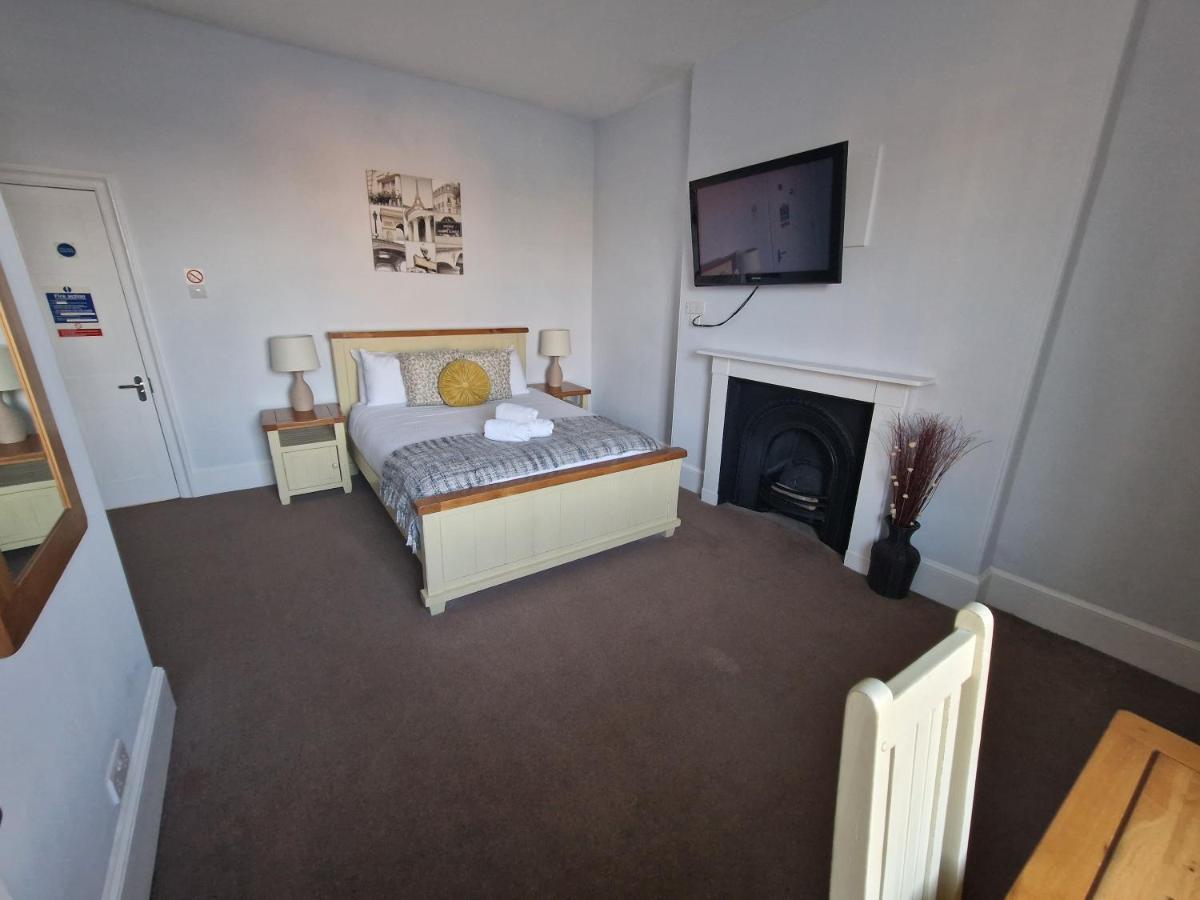 The Vale Hotel Cricklade Εξωτερικό φωτογραφία