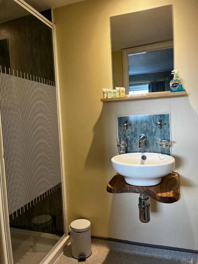 The Vale Hotel Cricklade Εξωτερικό φωτογραφία