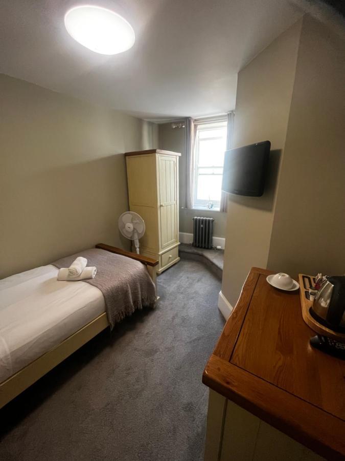 The Vale Hotel Cricklade Εξωτερικό φωτογραφία